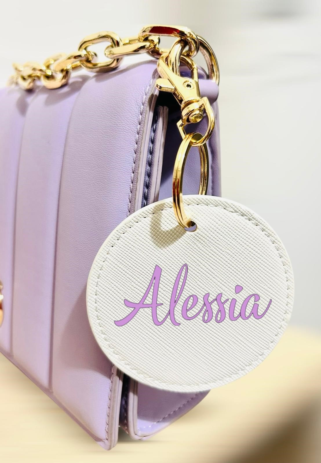 Portachiavi rotondo personalizzato con nome o iniziale – elegante e resistente
