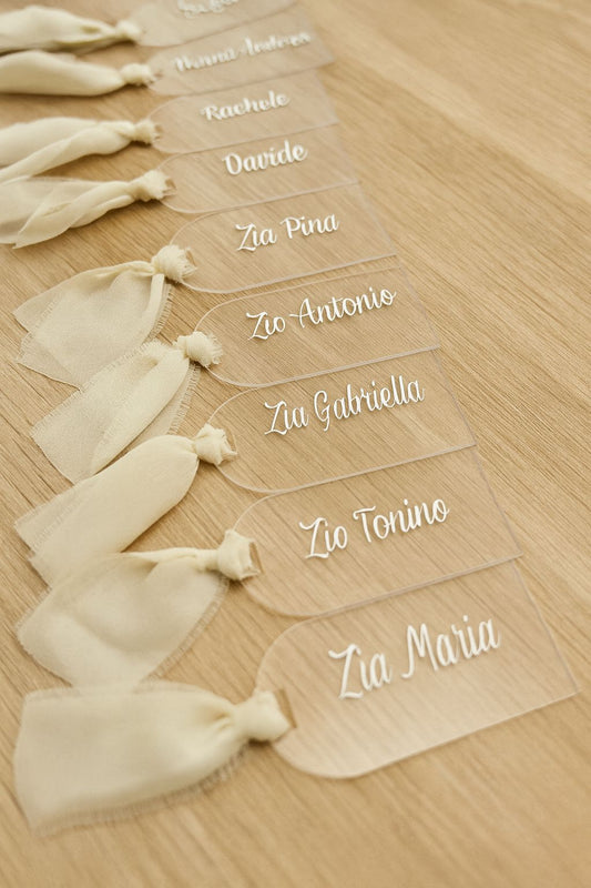 Segnaposto Personalizzati in Plexiglass con Nastro – Eleganti per Matrimoni ed Eventi